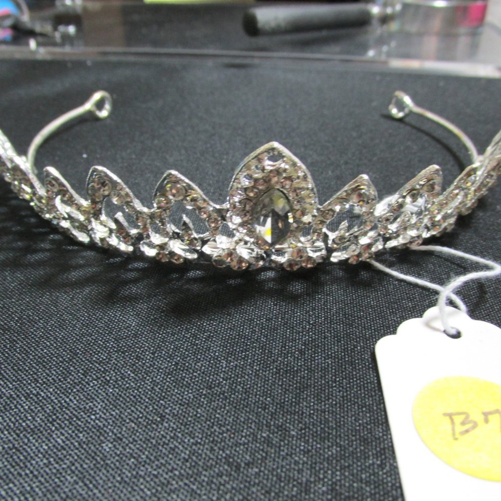 B7-Royal Princess Crystal Swag Tiara - Picture 3 of 3
